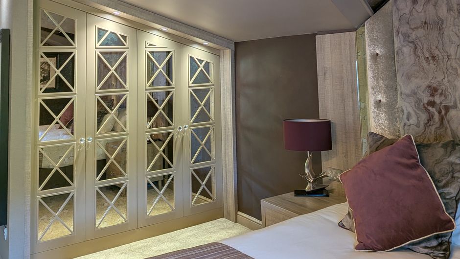 Red Hall Hotel Suite