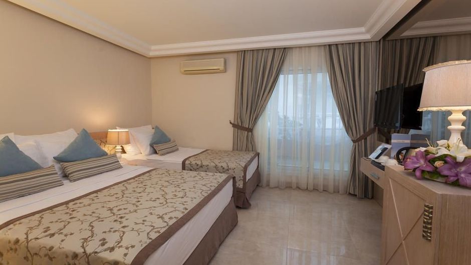 Xperia Saray Beach Hotel Suite