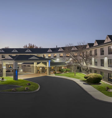 Holiday Inn Express & Suites