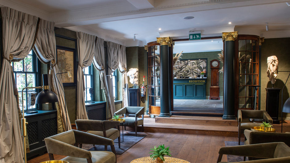 Bush Hotel Farnham Lobby