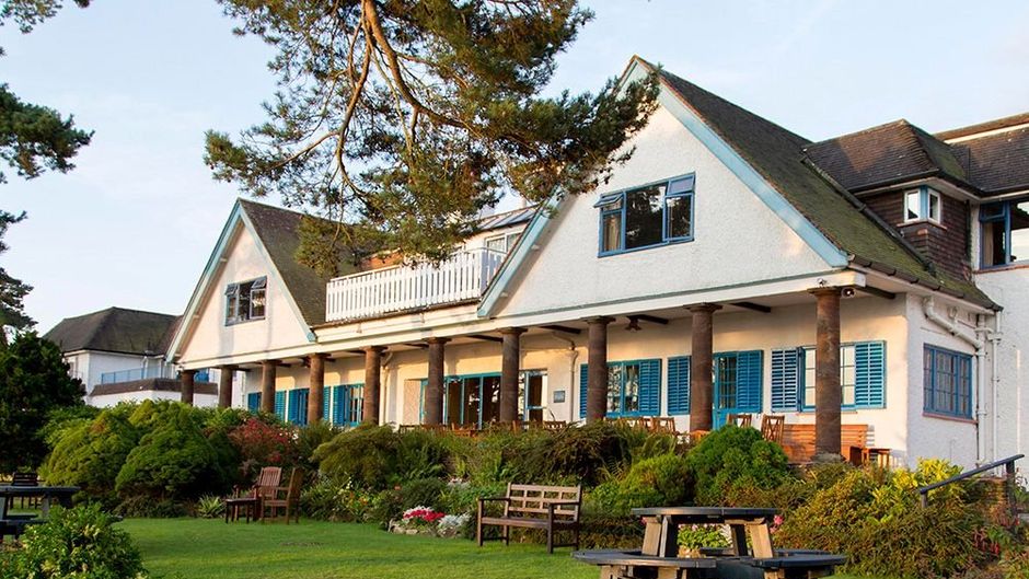 Knoll House Hotel Exterior