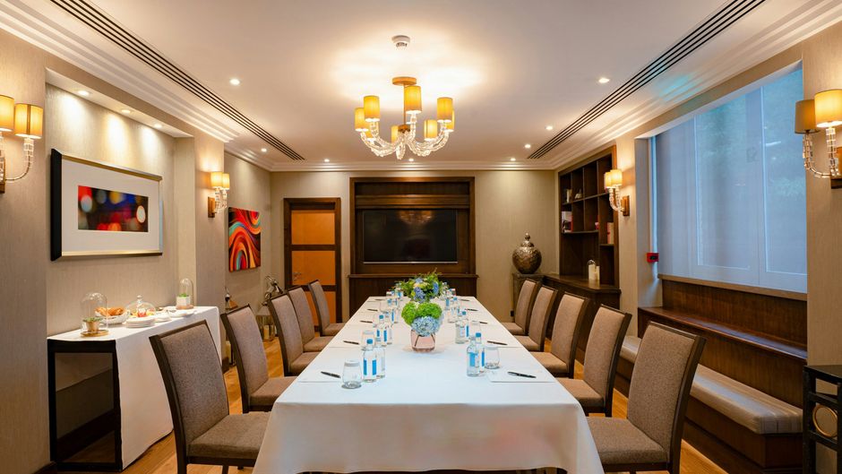 Jumeirah Lowndes Hotel Meeting