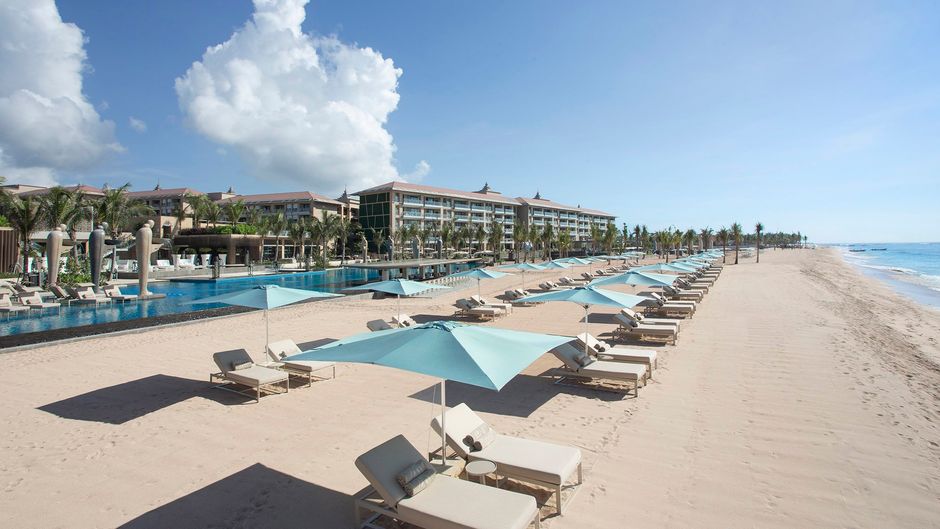 The Mulia, Mulia Resort & Villas Beach