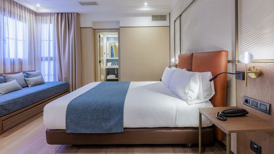 Medinaceli Hotel Room
