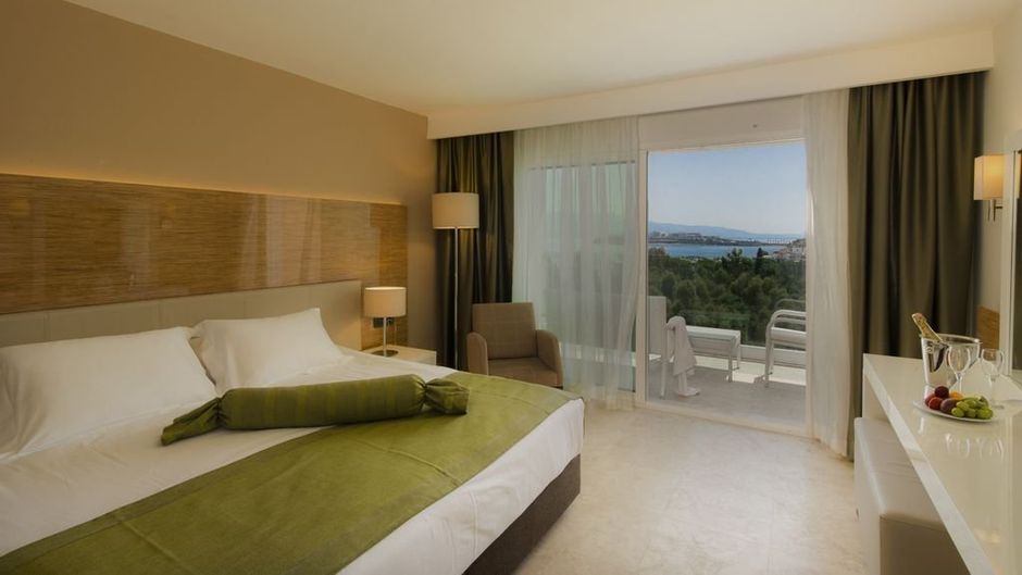 Sentido Bellazure Room