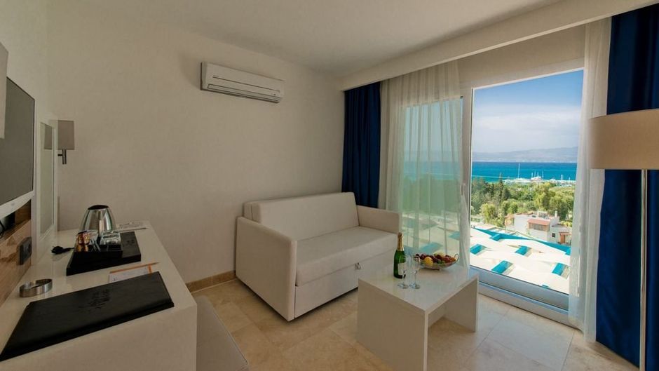 Sentido Bellazure Room