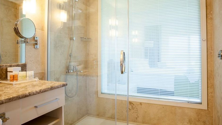 Sentido Bellazure Room