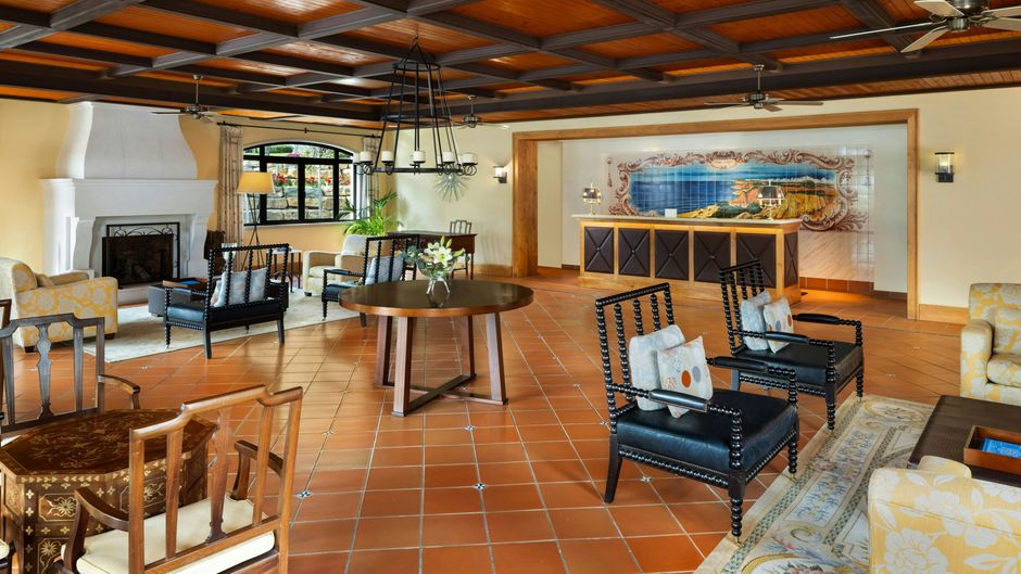 Pine Cliffs Residence, Luxury Collection Lobby