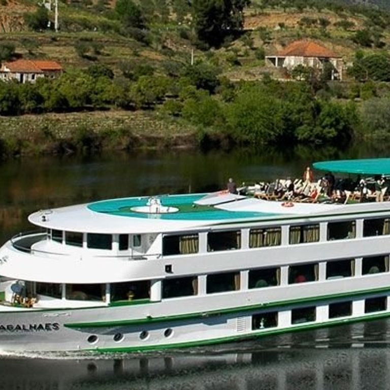CroisiEurope Fernao de Magalhaes Moorea Cruises