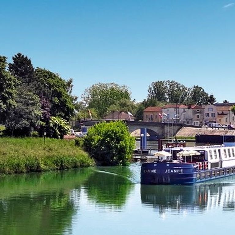 CroisiEurope Jeanine Newport Cruises