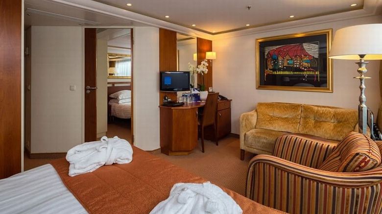 <b>AmaCello Room</b>