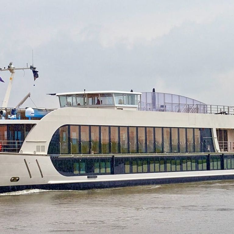 AmaWaterways AmaViola Moorea Cruises