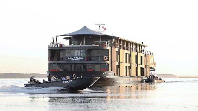 Aqua Nera Exterior