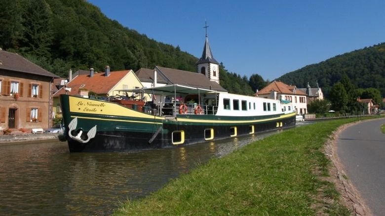 La Nouvelle Etoile Exterior