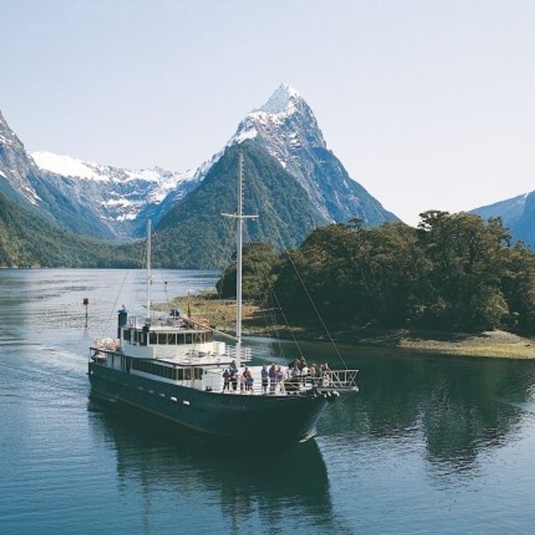 Real Journeys Milford Wanderer Rotorua Cruises