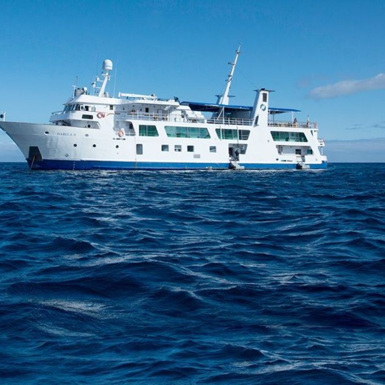 Metropolitan Touring Isabela II Moorea Cruises