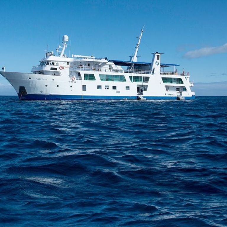 Metropolitan Touring Isabela II Rotorua Cruises