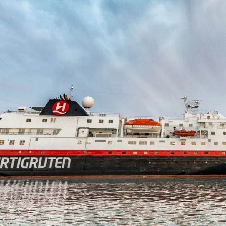 HX Hurtigruten Expeditions Spitsbergen Fowey Cruises
