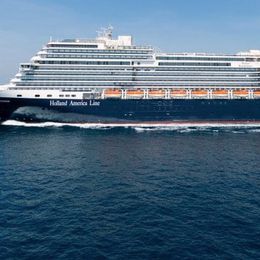 Holland America Line Nieuw Amsterdam Great Stirrup Cay Cruises