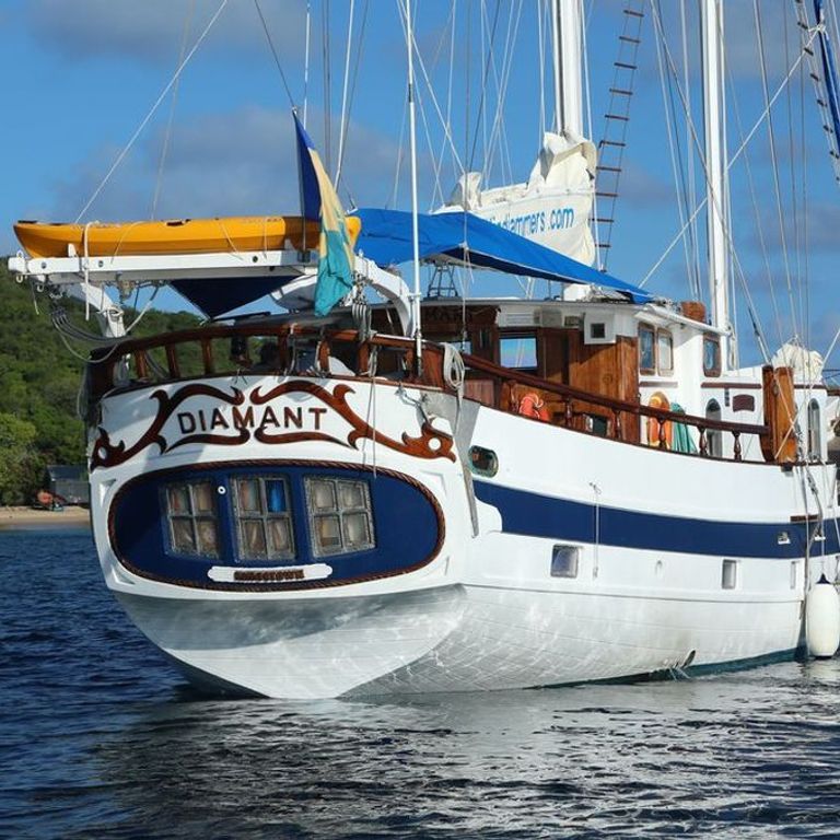 Island Windjammers Diamant Calgary Cruises