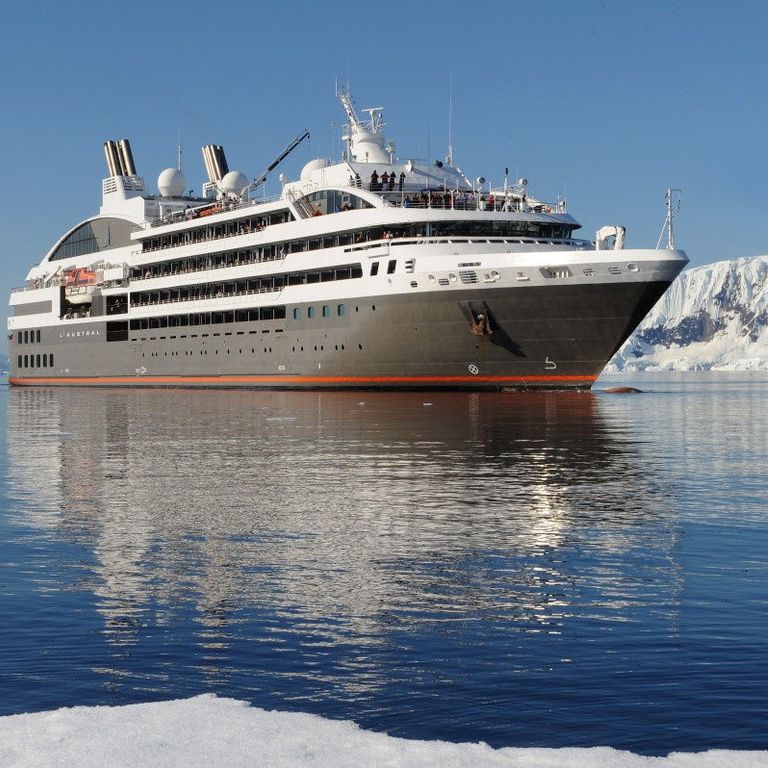 Ponant L'Austral Moorea Cruises