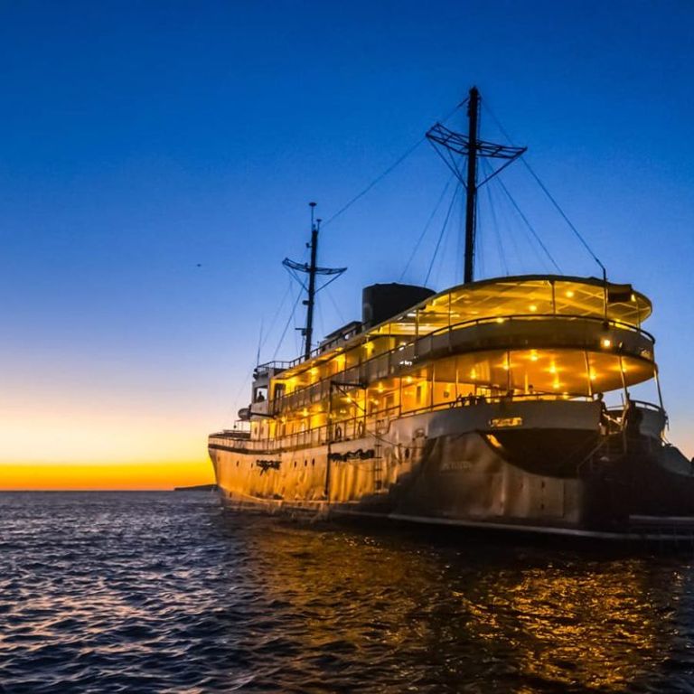 Quasar Expeditions Evolution Calgary Cruises