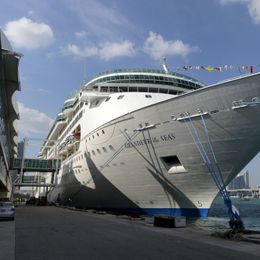 Royal Caribbean International Grandeur of the Seas Great Stirrup Cay Cruises