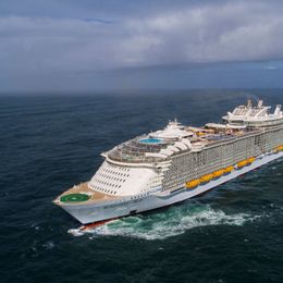 Royal Caribbean International Symphony of the Seas Praia Cruises