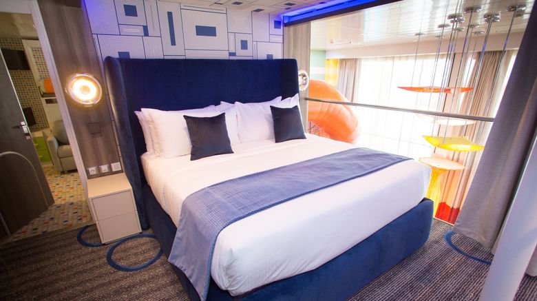 <b>Symphony of the Seas Suite</b>
