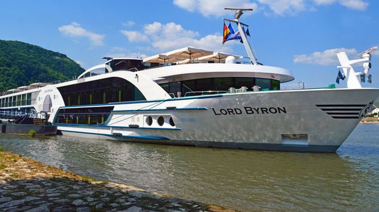 Lord Byron Exterior