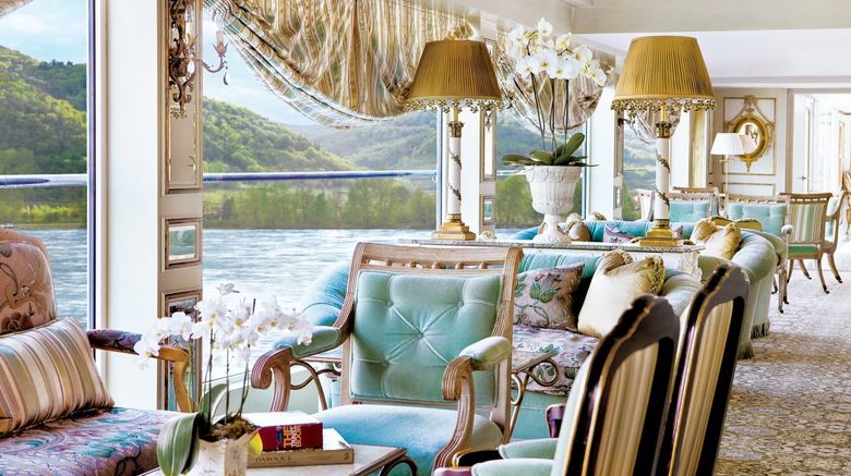 <b>Antoinette Lobby</b>