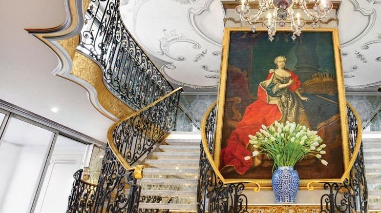 <b>Maria Theresa Lobby</b>