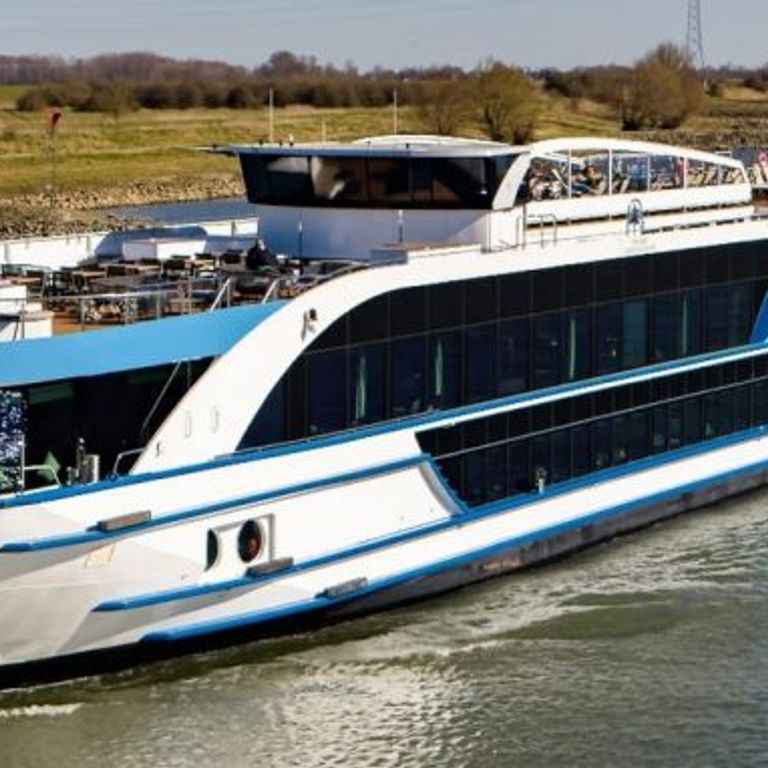 VIVA Cruises VIVA One Calgary Cruises