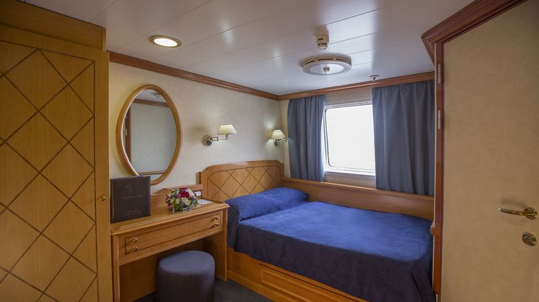 <b>Panorama II Room</b>
