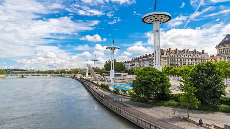 <b>Lyon Scenery</b>