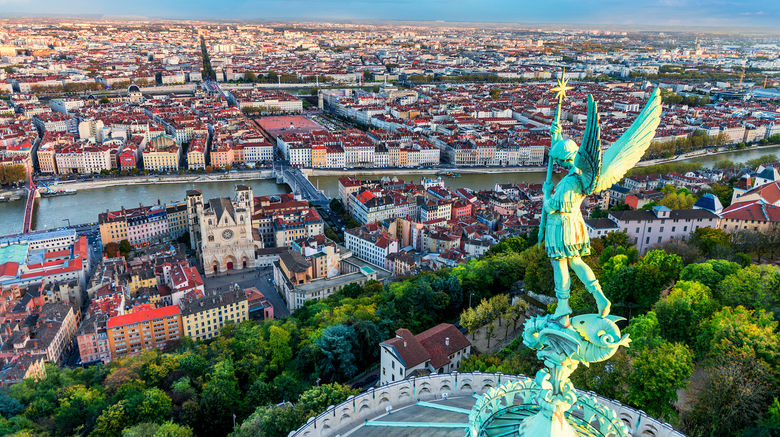 <b>Lyon Scenery</b>