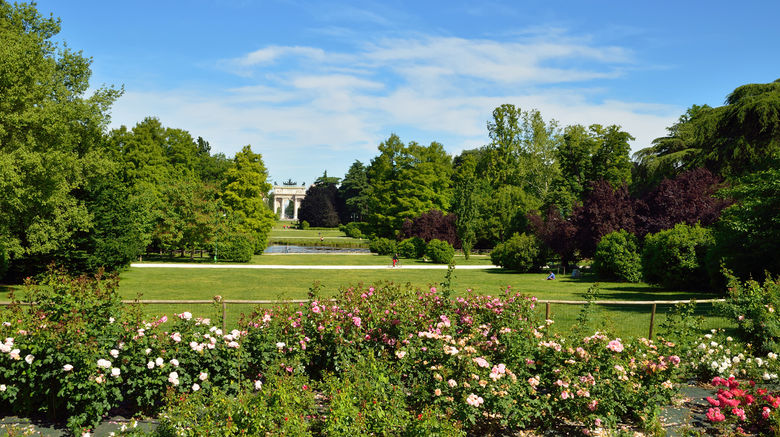 <b>Milan Scenery</b>