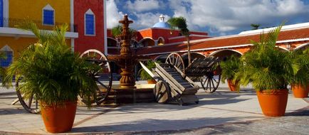 Playa del Carmen Building