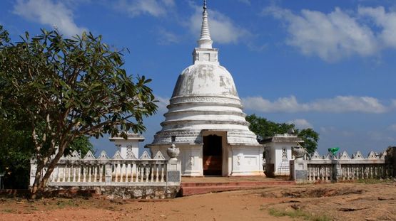 Aukana, Sri Lanka