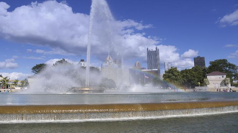 <b>Pittsburgh Scenery</b>