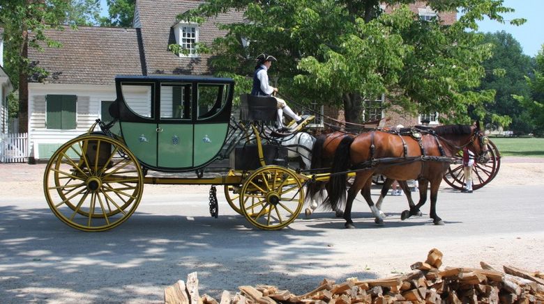 <b>Williamsburg Scenery</b>