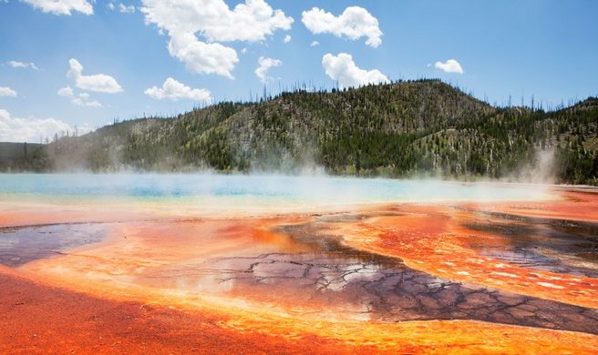 Yellowstone Natl Park Scenery