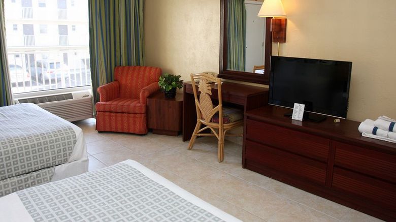 <b>Makai Beach Lodge Room</b>