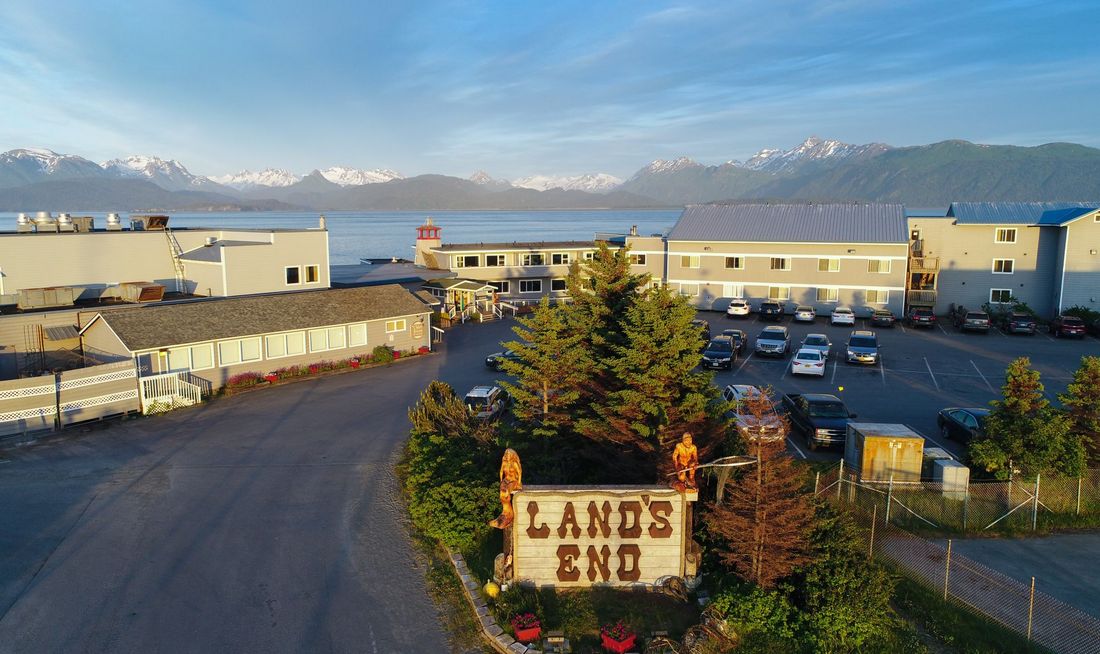 Land's End Resort Exterior