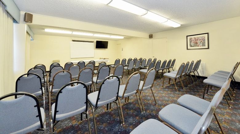 <b>Vivo Living Mesa Apartments Meeting</b>