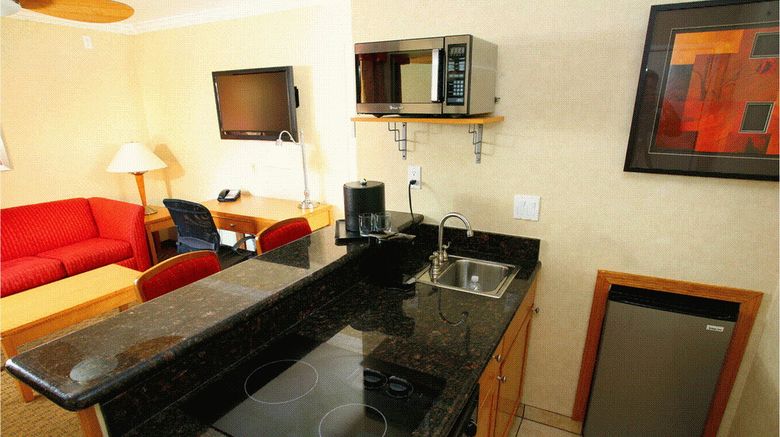<b>InnSuites Hotel & Suites Tempe Suite</b> <b>InnSuites Hotel & Suites Tempe Suite</b>