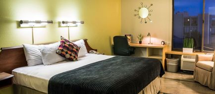 Hotel 502 Room