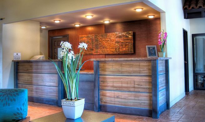 Dobson Ranch Inn and Suites Lobby
