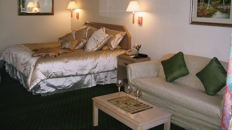 <b>Windemere Hotel & Conference Ctr Room</b>
