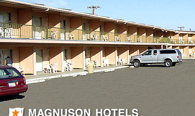 Royal Motor Inn Exterior